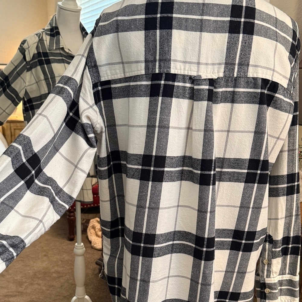 American Eagle Outfitters Flannel Checkered Button Down Shirt - Picture 5 of 12